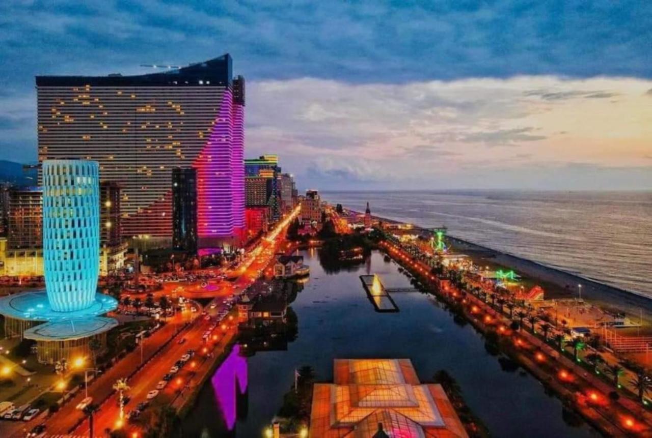 Black Sea Aparthotel Orbi City Batumi Exterior photo