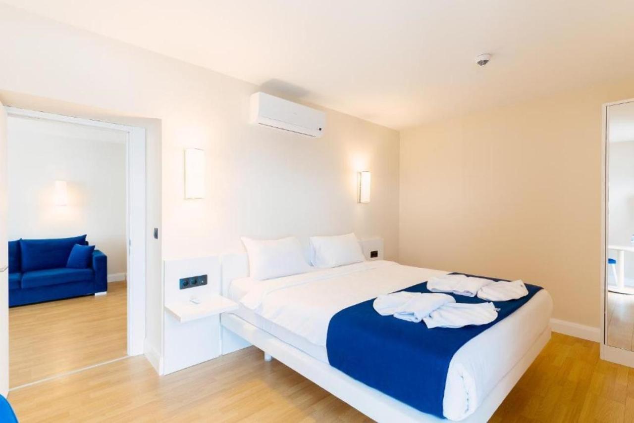 Black Sea Aparthotel Orbi City Batumi Exterior photo